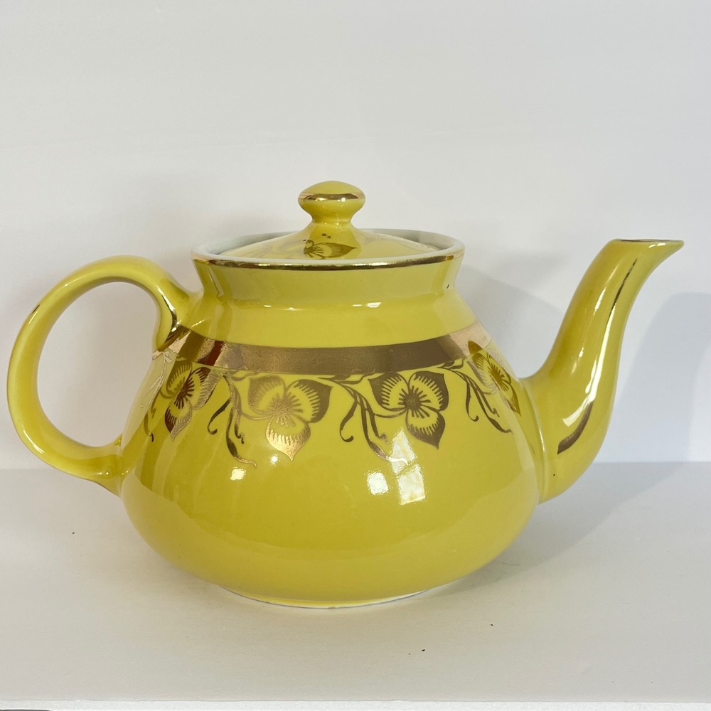 Vintage Hall Concord Teapot: Yellow with 24K Gold Floral Band 12Cup‎